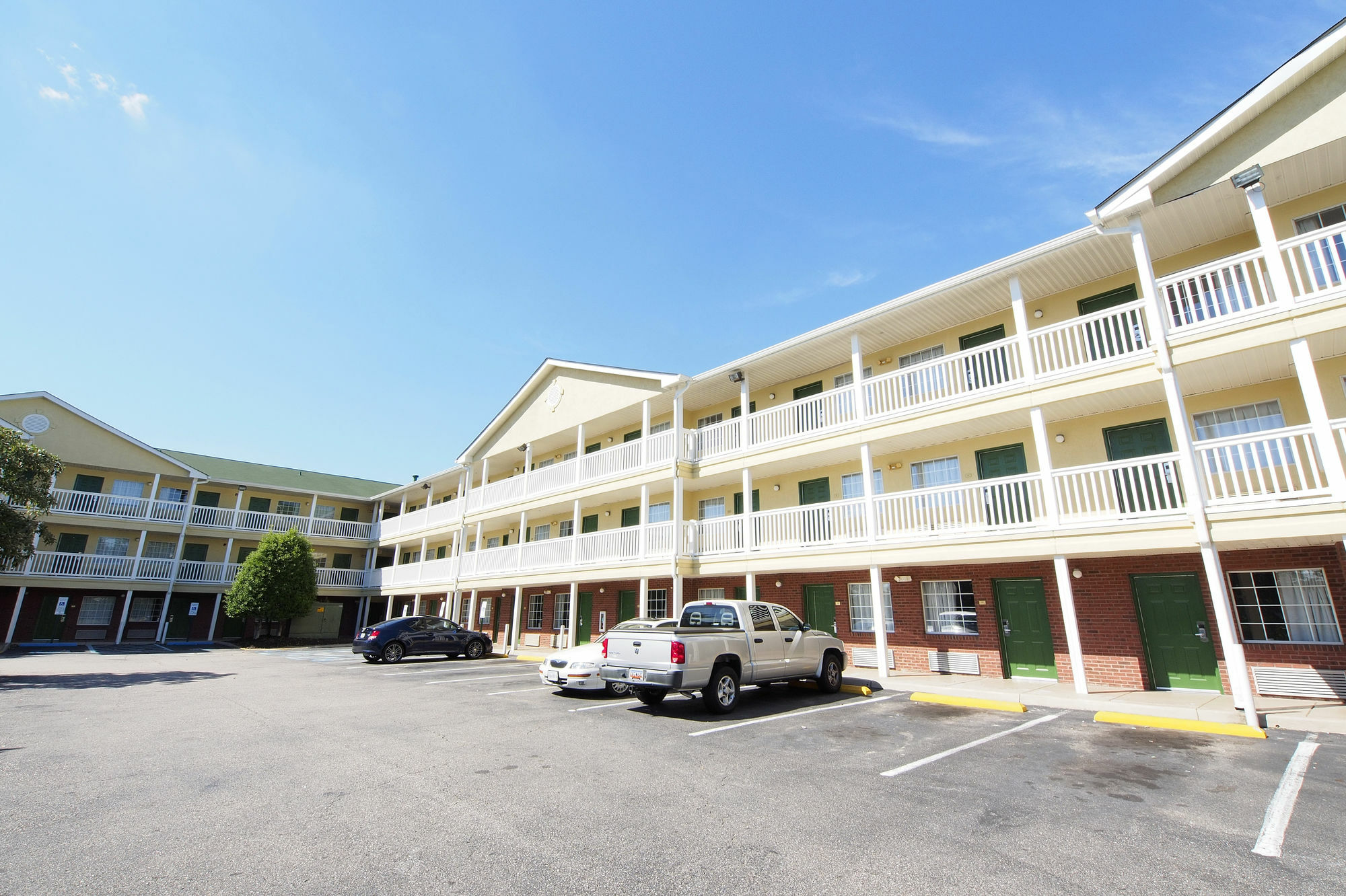 Sun Suites Of Chesapeake Eksteriør bilde
