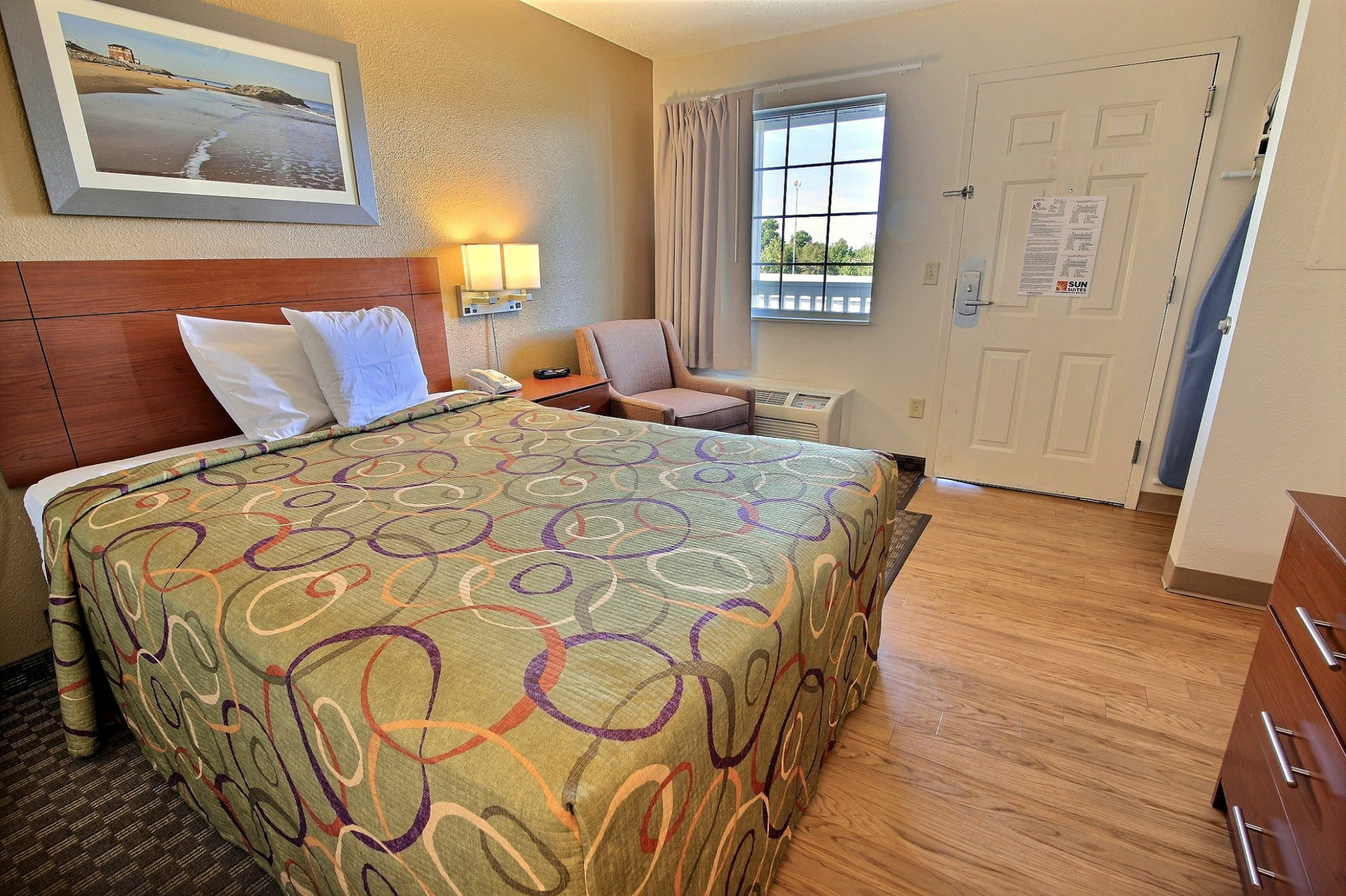 Sun Suites Of Chesapeake Eksteriør bilde